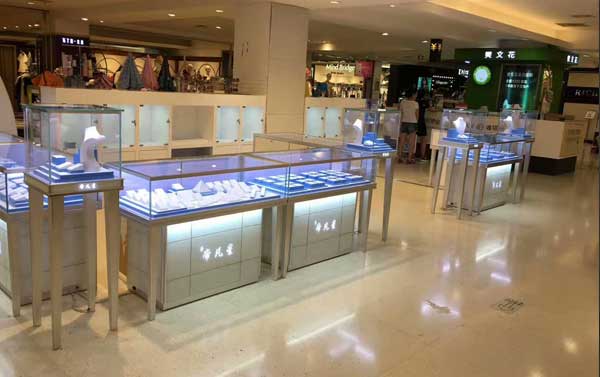 鴻鈦展柜所定制的珠寶展柜 鴻鈦展柜所定制的珠寶展柜