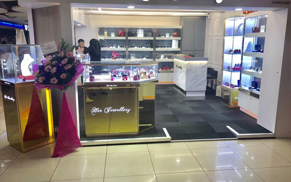 找翡翠玉器展示柜廠家，滿(mǎn)足這三點(diǎn)很重要!